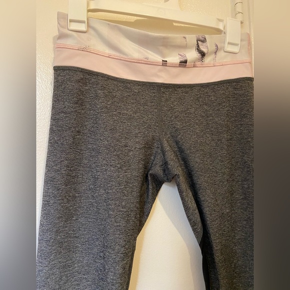 Lululemon Run: Inspire Crop II (Mesh) Size 6 - Picture 4 of 12
